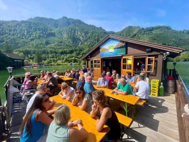 Betriebsausflug Schwimmende Almhütte